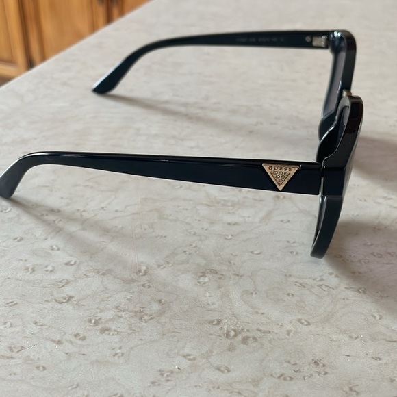 Original guess sunglasses - Picture 4 of 6